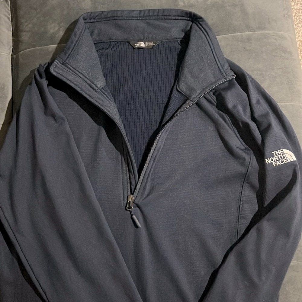 Men’s large quarter zip- The North Face- EUC!